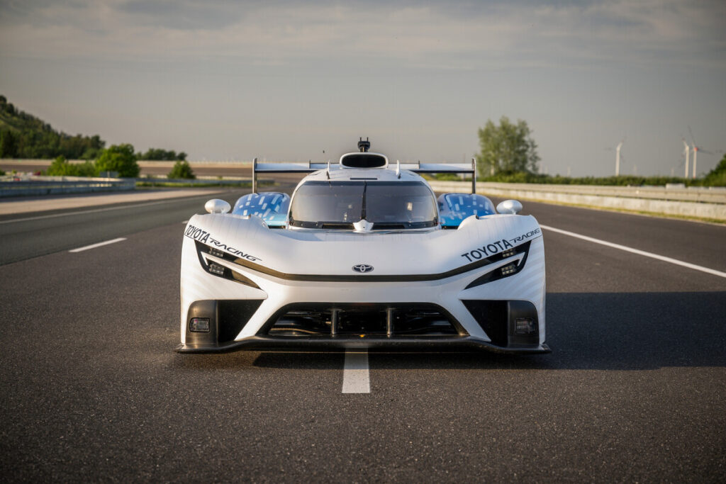 The hydrogen flow: Toyota demonstrates its racing prototype on liquid hydrogen